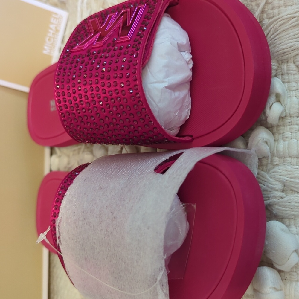 Michael Kors 7 NIB Slides BRIGHT Pink - Picture 4 of 8